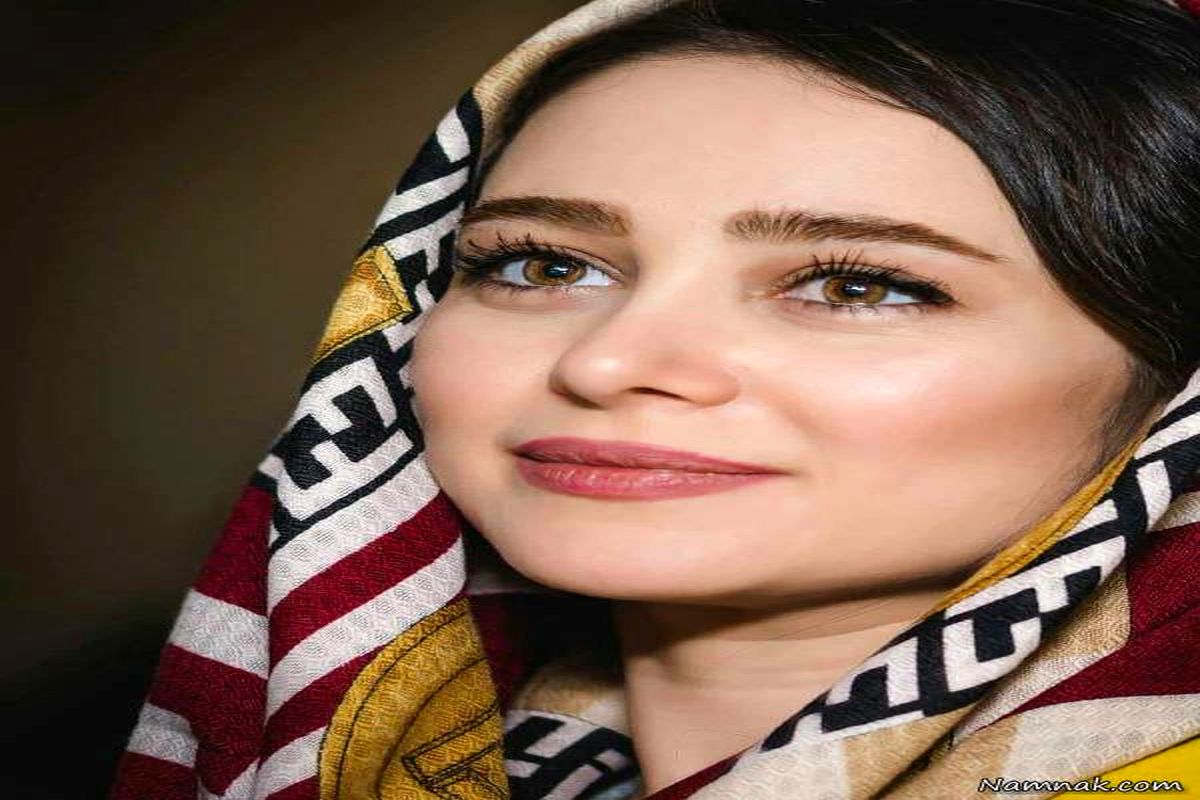 الناز حبیبی در پوشش زن سنتی غربی