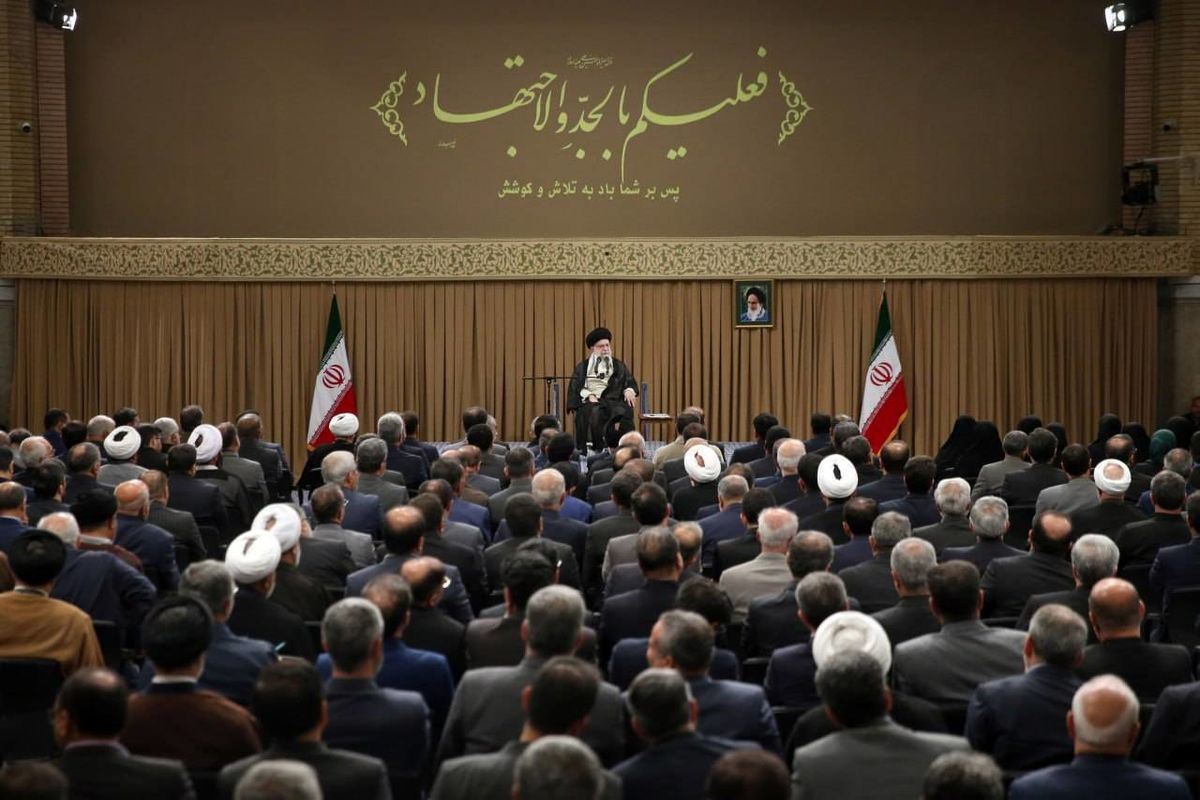 دیدار نمایندگان مجلس با رهبر انقلاب در روز چهارشنبه (۲۱ خرداد ۱۴۰۴)