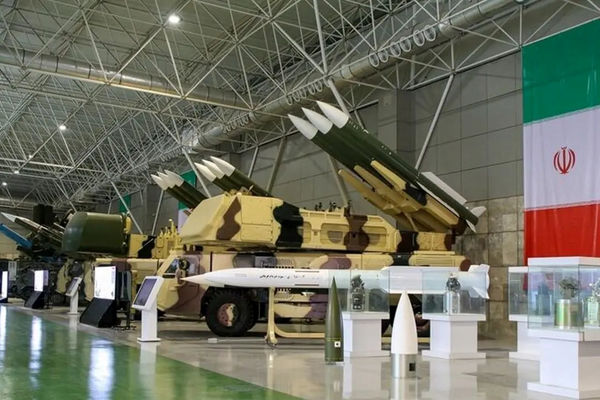 بمب خبری؛ کارخانه تسلیحات جنگی در خارج از ایران ساخته شد