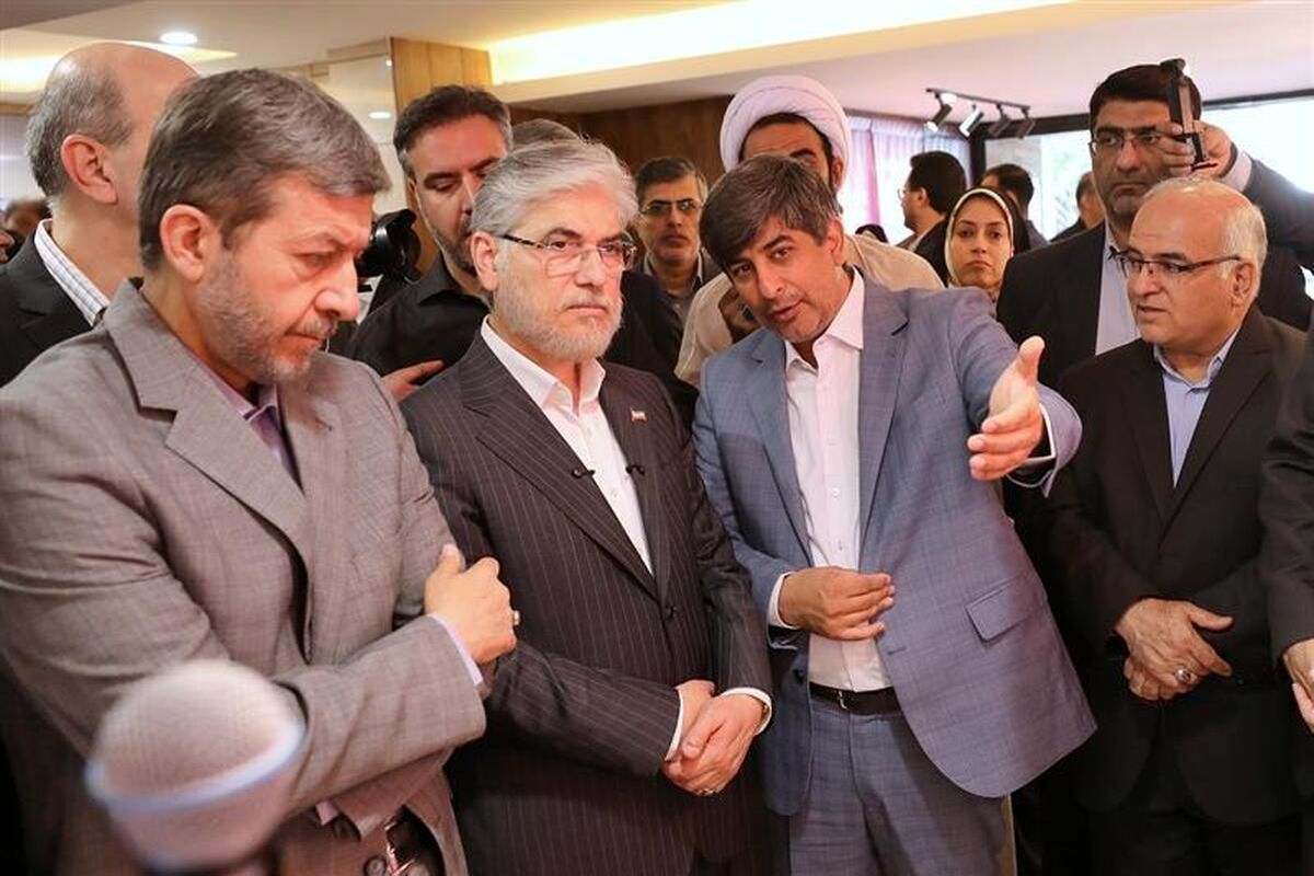 وزیر علوم از آزمایشگاه صنعت ۴.۰ گروه فولاد مبارکه بازدید کرد