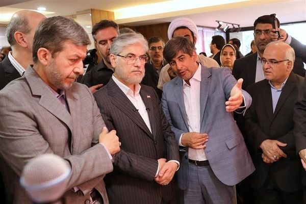 وزیر علوم از آزمایشگاه صنعت ۴.۰ گروه فولاد مبارکه بازدید کرد