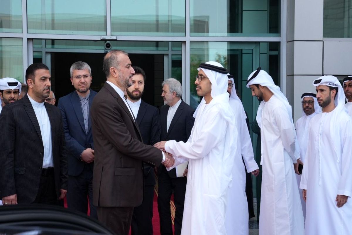 خوش و بش امیرعبداللهیان با  وزیر خارجه امارات