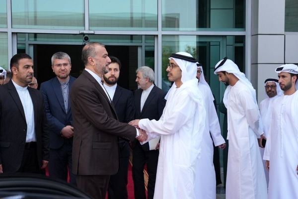 خوش و بش امیرعبداللهیان با  وزیر خارجه امارات