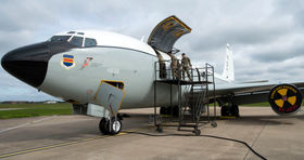 استقرار هواپیمای هسته‌ای آمریکا بیخ گوش ایران؛ پدافند هوایی فعال شد