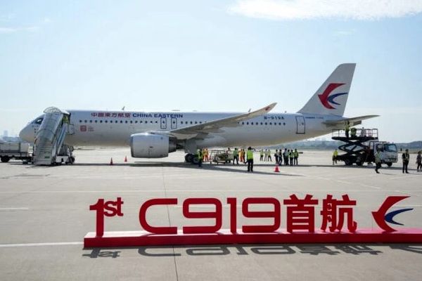پرواز نخستین هواپیمای مسافربری ساخت چین