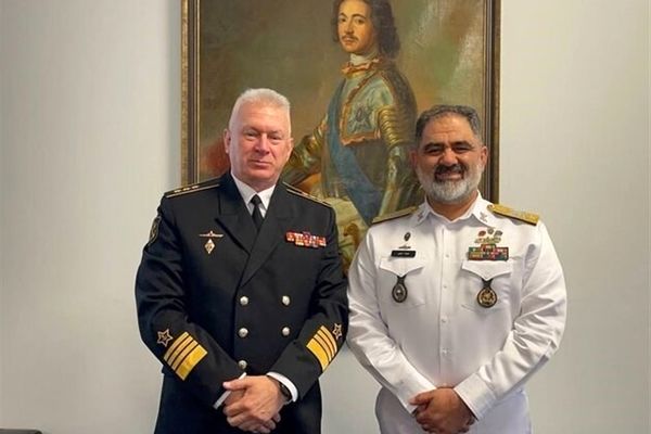 دیدار دریادار ایرانی با فرمانده نیروی دریایی روسیه برای یک هدف مهم