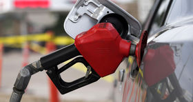 قیمت بنزین سال آینده چه می‌شود؟