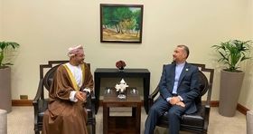 وزیر خارجه عمان به ایران سفر کرد