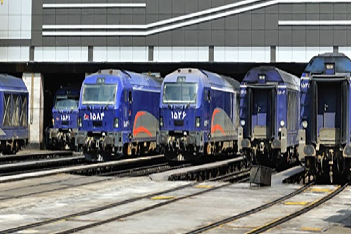 قطارهای مسافربری سر و سامان می گیرند / درخواست خرید ۱۰۰۰ واگن جدید