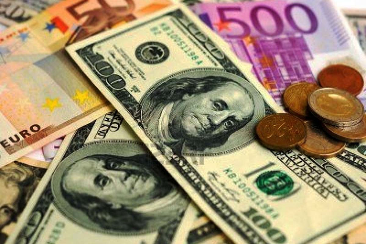  قیمت دلار و یورو در مرکز مبادله و صرافی ها 10 اردیبهشت 1402