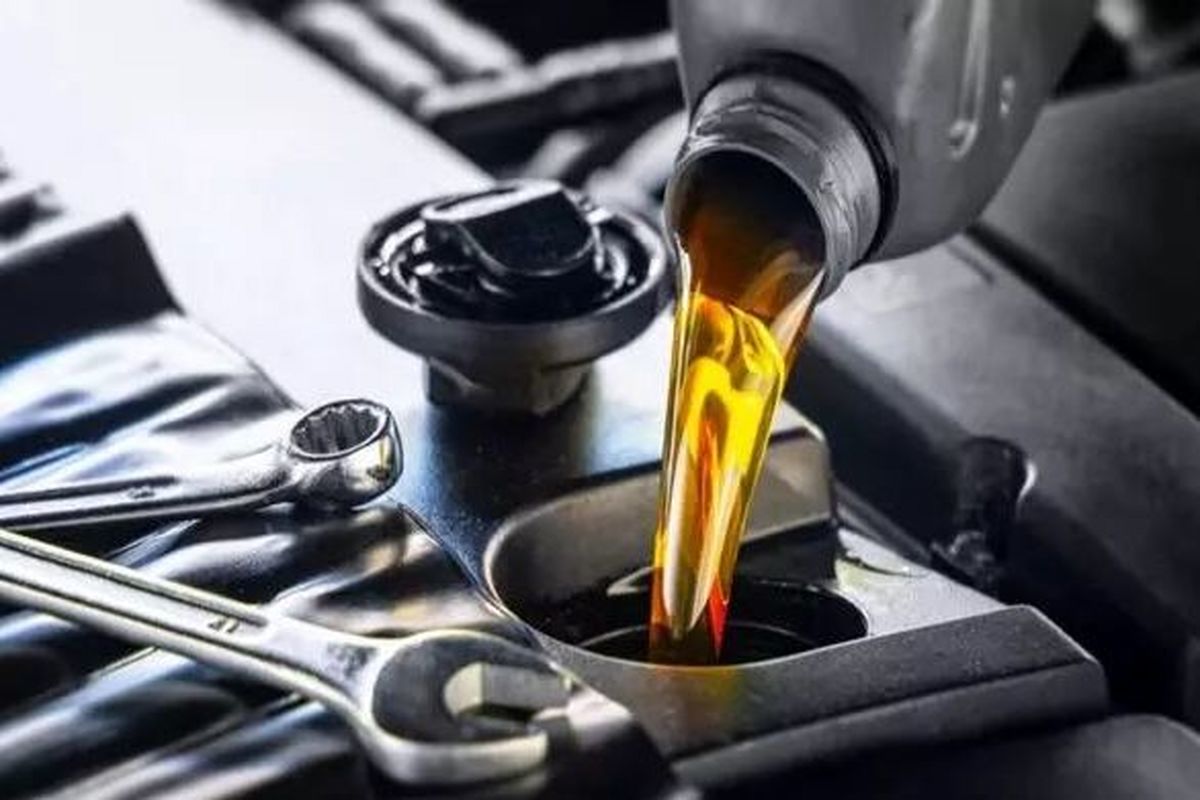 آخرین قیمت انواع روغن موتور در بازار / قیمت روغن موتور در آستانه ۱ میلیونی شدن