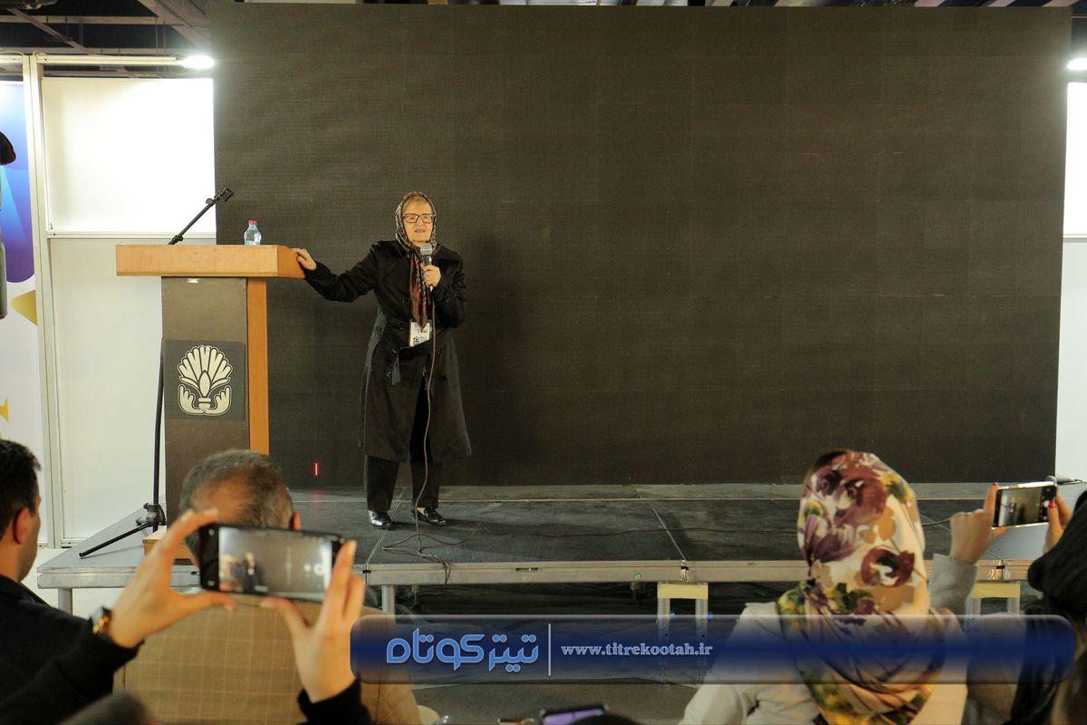 ظروف شیشه‌ای را جایگزین بطری های پلاستیکی کنید/ عواقب جبران ناپذیر استفاده از لوازم آرایش