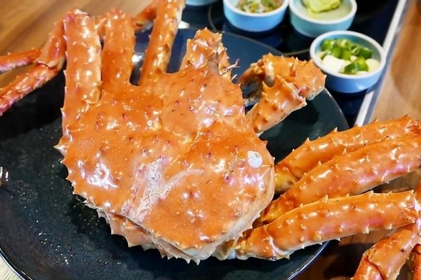 بازار داغ فروش خرچنگ و هشت پا / شاه خرچنگ کیلویی ۷۰۰ هزار تومان!