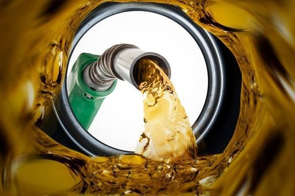 وزیر نفت شخصاً خیال مردم را بابت قیمت بنزین راحت کرد