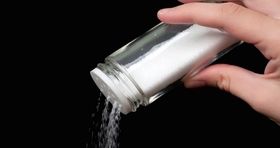 فواید باورنکردنی نمک برای سلامت بدن / گرفتگی عضلات را با خوردن نمک درمان کنید!