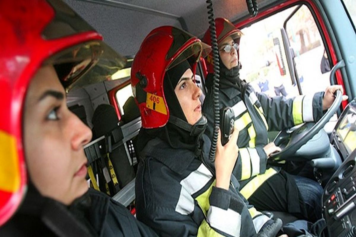 آتش نشانان زن در ناوگان آتش نشانی