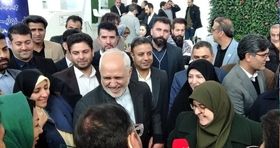 ظریف و مهاجرانی از نمایشگاه محیط زیست بازدید کردند