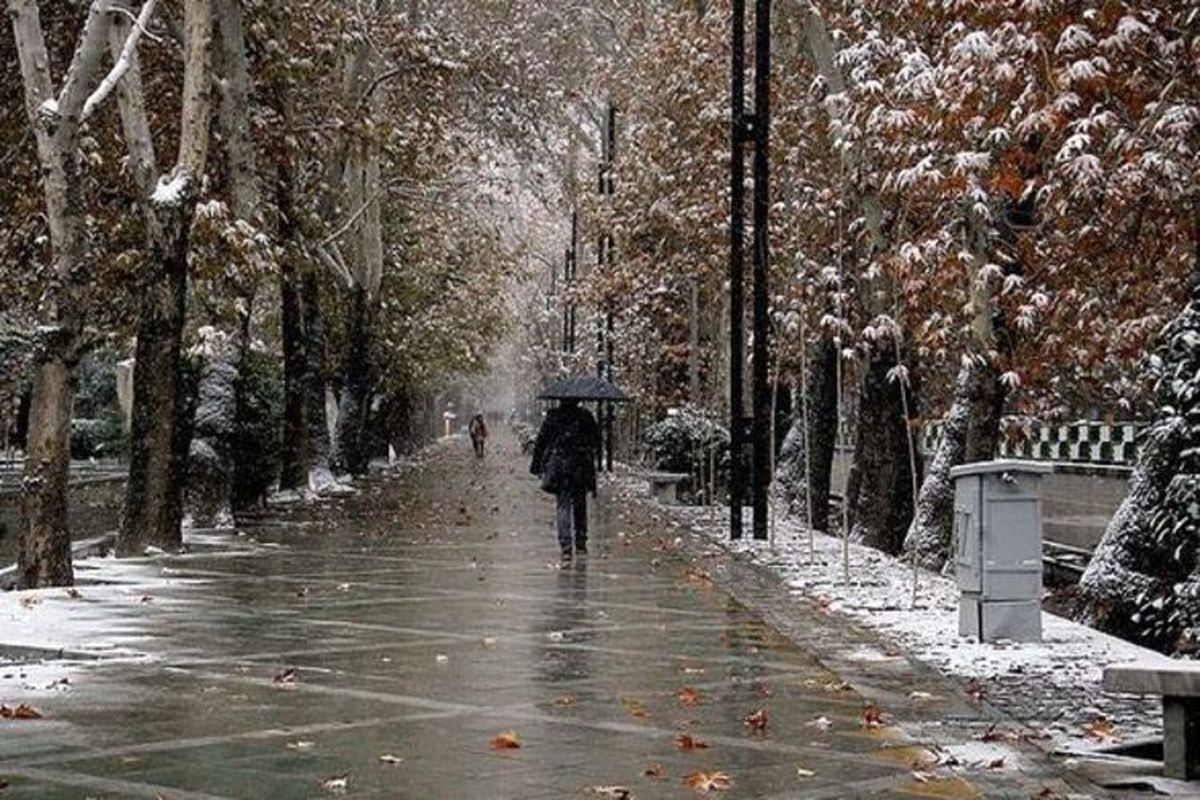 بارش برف و باران در برخی استان ها/پایداری جو و آلودگی هوای تهران