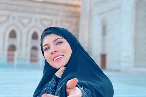 ویدیوی دختر زیبای روس در اصفهان غوغا کرد