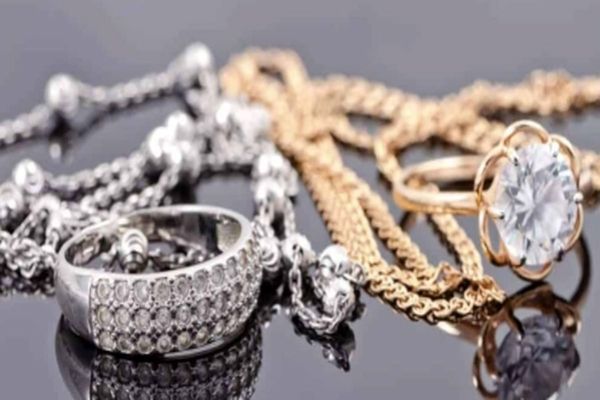 یک پیش بینی عجیب از قیمت طلا در ماه‌های آینده/ برای سرمایه‌گذاری نقره بخریم؟