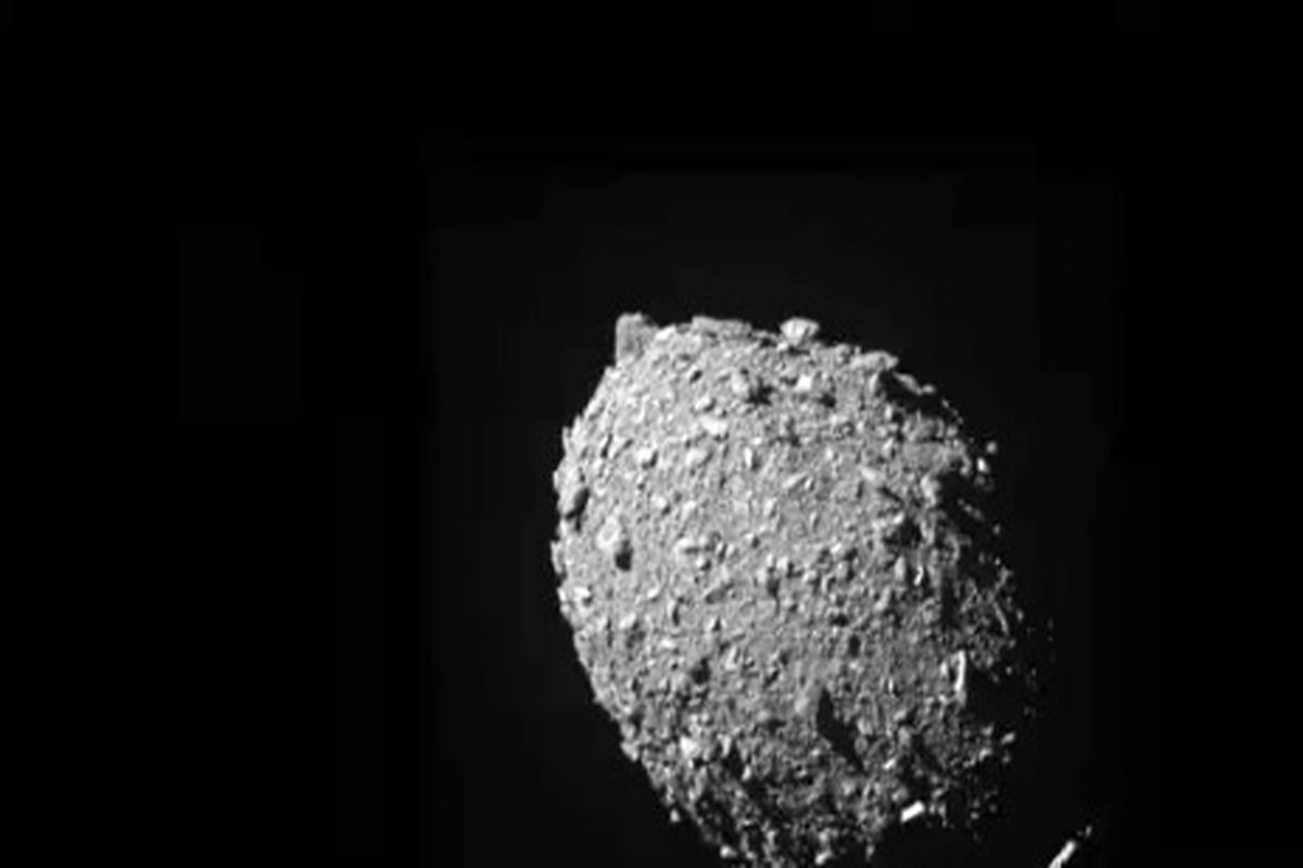 برخورد فضاپیمای ناسا به یک سیارک