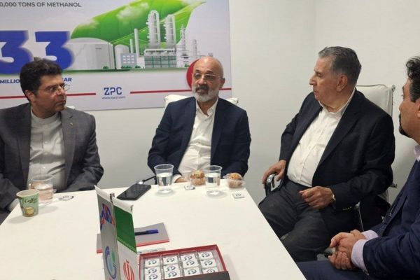 بازدید سفیر ایران و رئیس اتاق بازرگانی از پاویون ایران در نمایشگاه هاوانا ۲۰۲۵