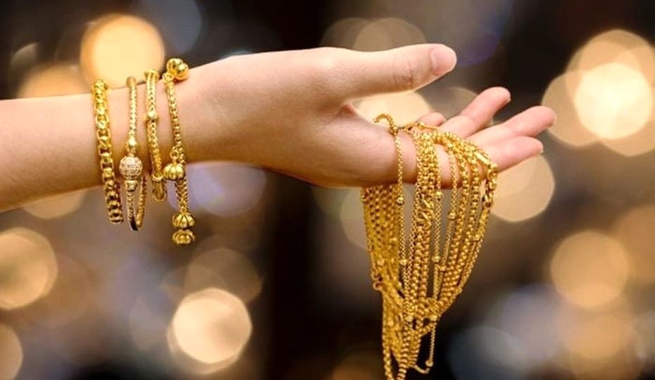 مردم منتظر کاهش قیمت طلا نباشند
