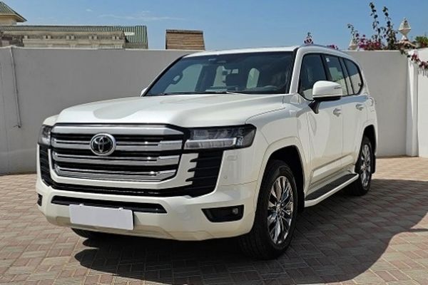 ورود رسمی تویوتا لندکروز ۲۰۲۵ به ایران با قیمت نجومی 