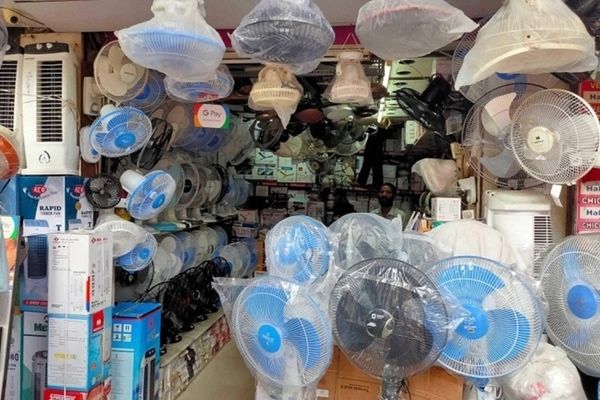 قیمت جدید پنکه ایستاده همزمان با گرمای بی سابقه در کشور 