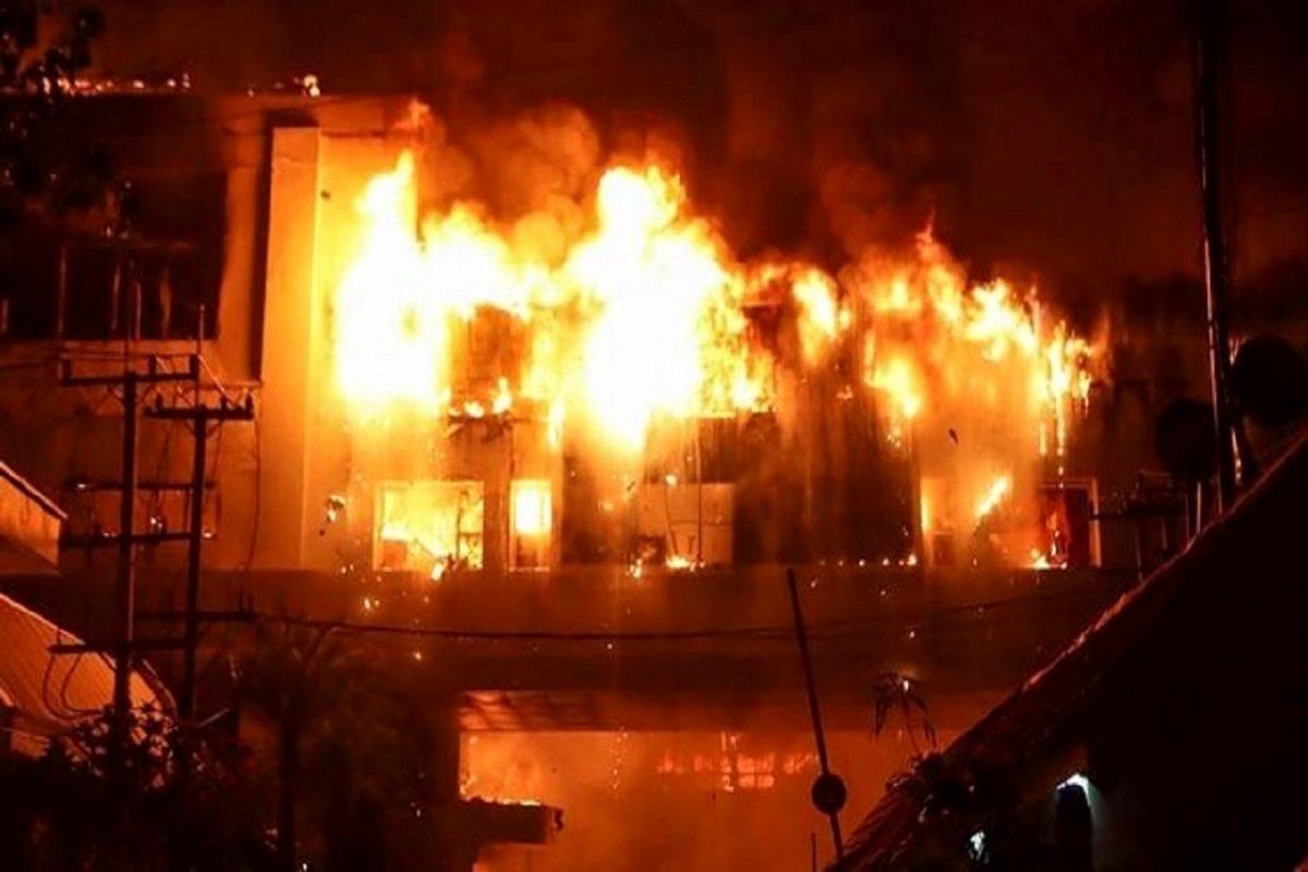 آتش سوزی گسترده در فولاد اسفراین