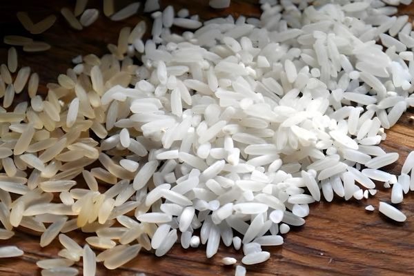 خرید ۱۰ کیلو برنج پاکستانی چقدر هزینه دارد ؟ / آخرین قیمت انواع برنج پاکستانی