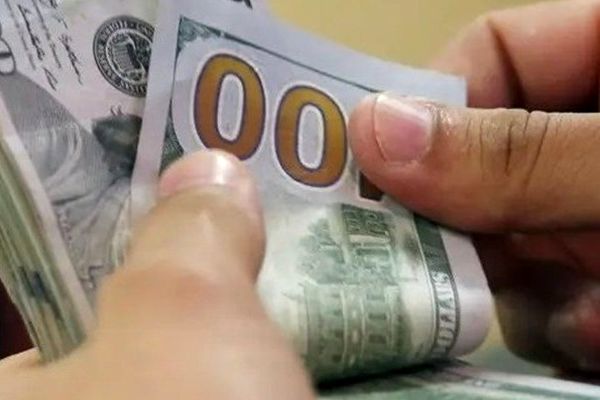 ساعت فروش ارز اربعین در بانک‌ها افزایش یافت