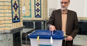 قاضی زاده هاشمی در انتخابات ریاست جمهوری شرکت کرد + عکس