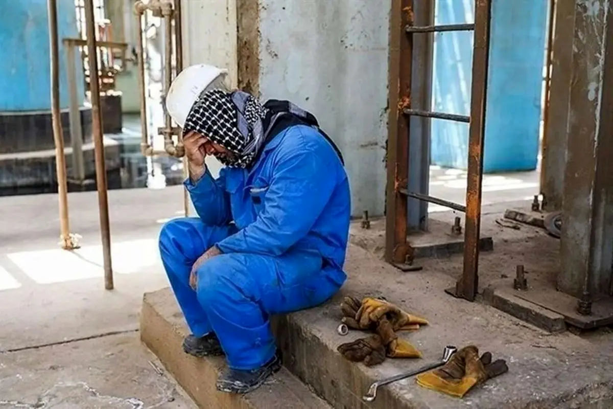 ۱۰ میلیارد دلار از سرمایه مردم ایران به باد رفت