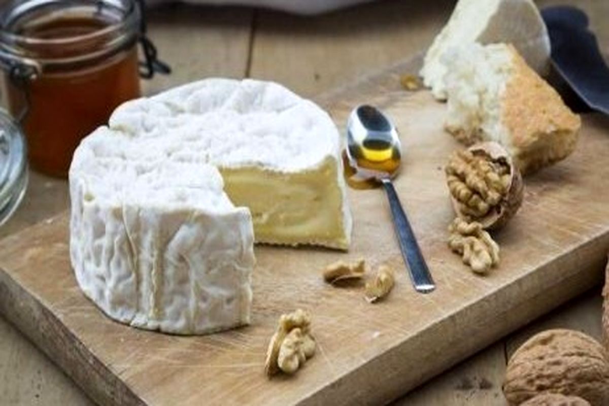 لیست قیمت های متفاوت انواع پنیر محلی / پنیر خاکه چیست ؟