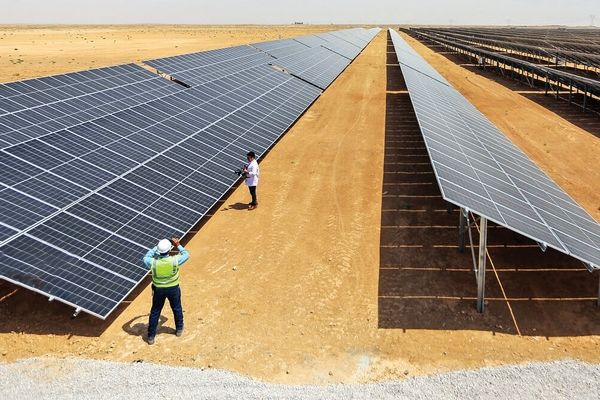 ایران در صدر مصرف کنندگان سوخت / افتتاح نیروگاه های خورشیدی در پایتخت تا پایان سال 