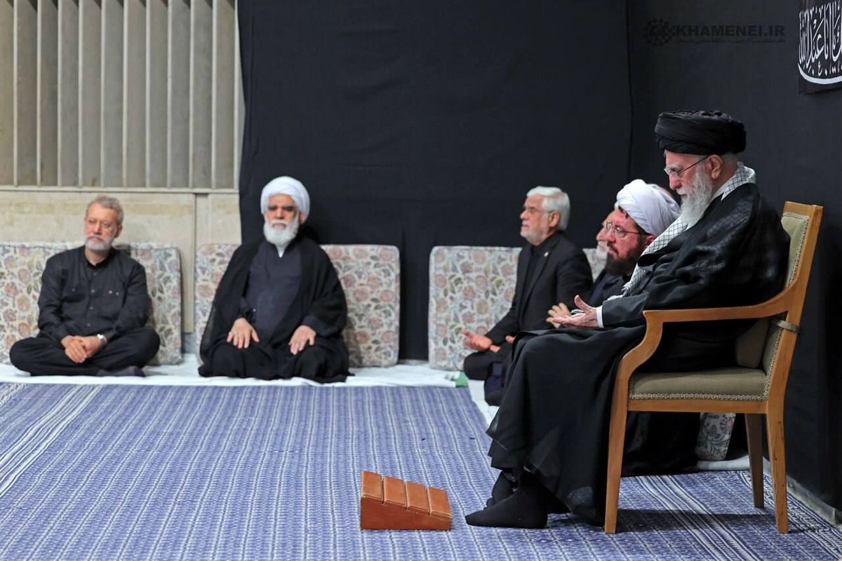 پیامهای حضور رهبر انقلاب در مراسم عزاداری عاشوارای حسینی چه بود؟