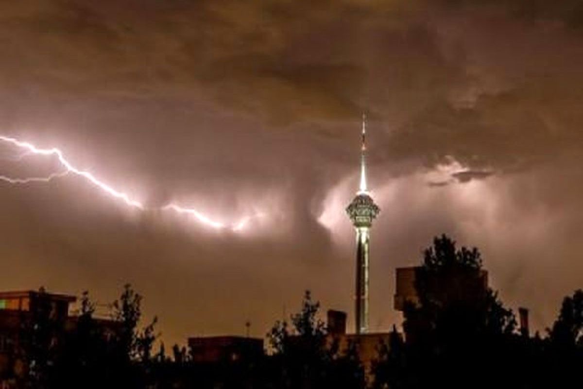 آلودگی دست از سر تهران بر نمی دارد / این استان ها منتظر باران باشند