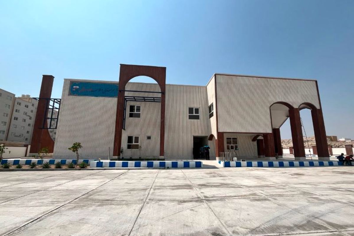 افتتاح هنرستان ۱۲ کلاسه فولاد هرمزگان در شهرک پیامبر اعظم بندرعباس