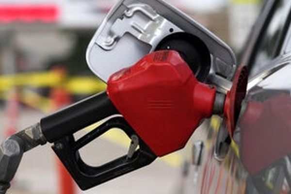 نظر نهایی مجلس درباره افزایش قیمت بنزین / لزوم جلوگیری از قاچاق سوخت