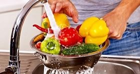اصول صحیح شستشوی میوه و سبزیجات / این اشتباه‌ها را تکرار نکنید