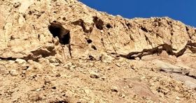 کشف چرم نوشته‌های دوره ساسانی در غاری در استان مرکزی

