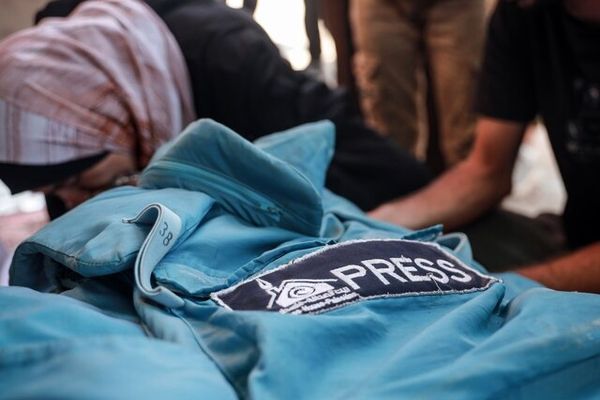 گاردین: غزه به گورستان خبرنگاران تبدیل شده است