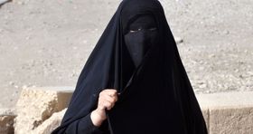 تصاویر این زنان سریعاً در ایران دست‌ به‌ دست شد