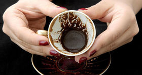 فال قهوه امروز (۸ آبان) / دانه های قهوه سرنوشت امروز تو را می گویند 