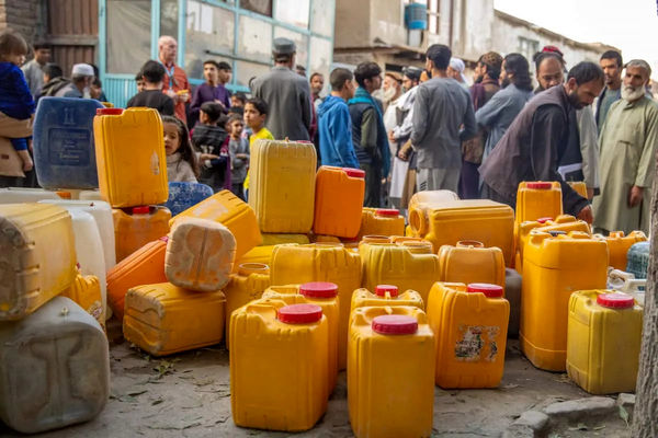 افغانستان هم به درد ایران گرفتار شد