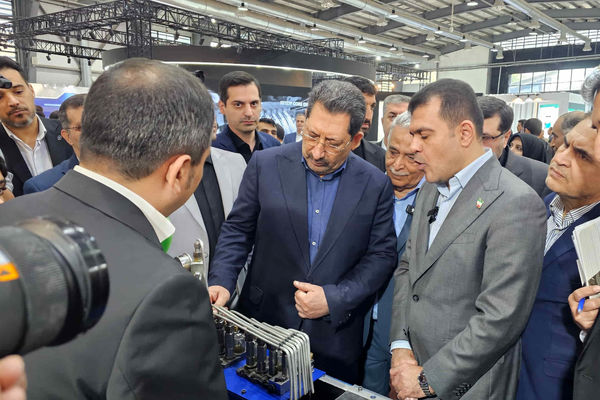 بازدید وزیر صمت و معاون فناوری ریاست جمهوری از نمایشگاه ایران کانماین ۲۰۲۵