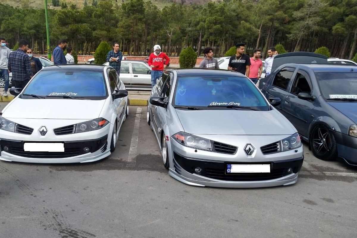 گردهمایی بزرگ خودروهای رنو در پارک چیتگر 