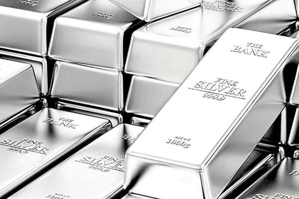 هجوم مردم برای خرید نقره/علت افزایش قیمت طلای سفید چه بود؟ 