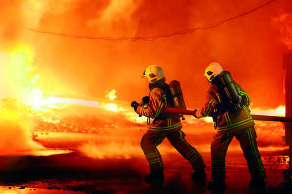 خطرات شغل آتش نشانی چیست و چگونه می‌توان با آن مقابله کرد؟